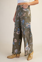 Load image into Gallery viewer, EASEL FLORAL PRINTED SOFT STRETCH TWILL PANTS
