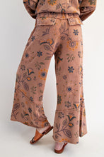 Load image into Gallery viewer, EASEL FLORAL PRINTED WASHED TERRY PANTS
