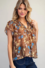 Load image into Gallery viewer, EESOME FLORAL PRINTED SPLIT NECK SHORT SLEEVE BLOUSE
