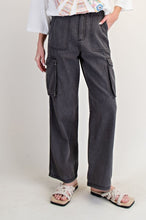 Load image into Gallery viewer, EASEL WIDE LEG WASHED DENIM CARGO PANTS
