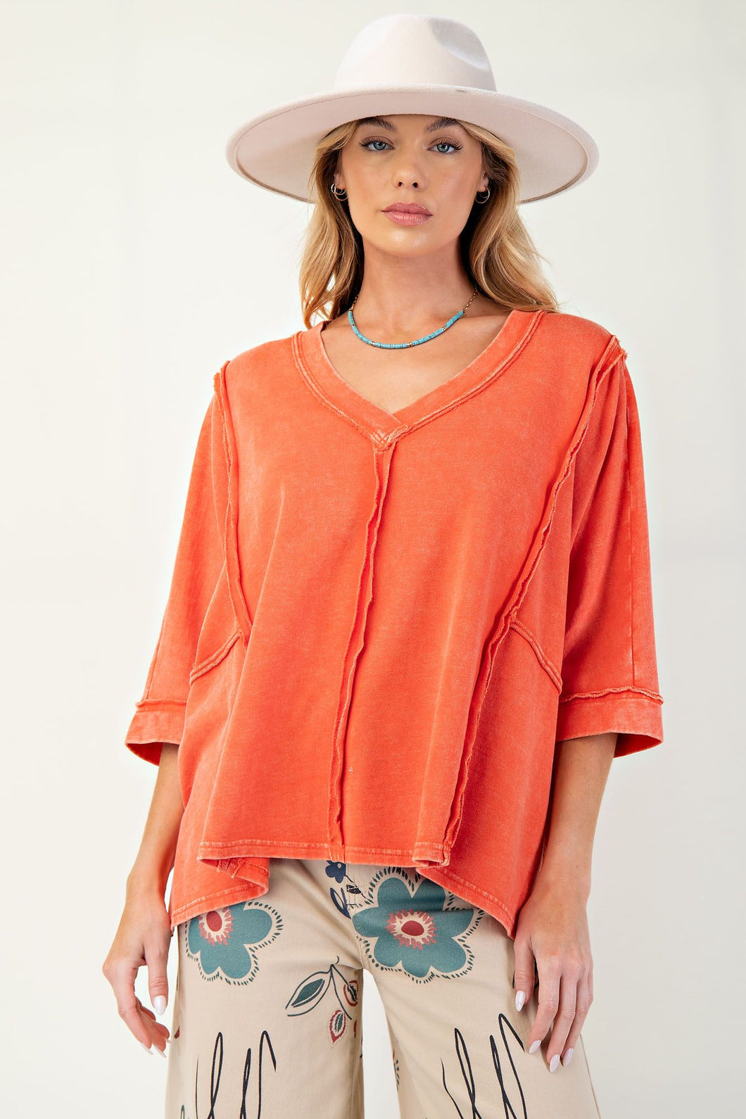 EASEL MINERAL WASHED & OVERSIZED KNIT TOP