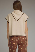 Load image into Gallery viewer, ENTRO LIGHTWEIGHT SWEATER WITH DETACHED SCARF
