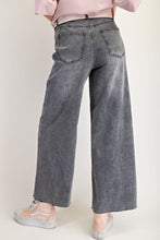 Load image into Gallery viewer, EASEL SOFT WASHED STRETCH DENIM PANTS
