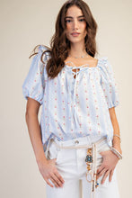 Load image into Gallery viewer, EASEL WALLPAPER PRINT COTTON TOP
