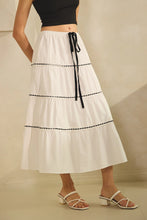Load image into Gallery viewer, ODDI POPLIN MIDI SKIRT WITH BLACK ACCENTS
