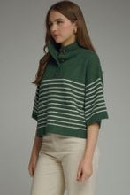 Load image into Gallery viewer, ENTRO STRIPED SHORTSLEEVED PULLOVER
