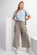 Load image into Gallery viewer, EASEL MINERAL WASHED TERRY KNIT CARGO POCKET PANTS
