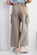 Load image into Gallery viewer, EASEL MINERAL WASHED TERRY KNIT CARGO POCKET PANTS
