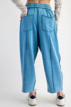 Load image into Gallery viewer, EASEL MINERAL WASHED TERRY KNIT BARREL PANTS

