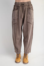 Load image into Gallery viewer, EASEL MINERAL WASHED TERRY KNIT BARREL PANTS
