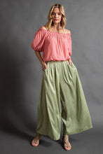 Load image into Gallery viewer, EASEL PUFF SLEEVE WASHED SATIN TOP
