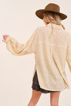 Load image into Gallery viewer, LISTICLE FLORAL PRINTED WOVEN OVERSIZED SHIRT
