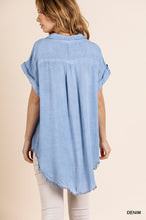 Load image into Gallery viewer, UMGEE WASHED BUTTON UP S/S TOP W FRAYED HEM
