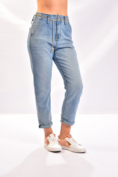 High rise jeans with gold chain belt