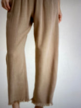 Load image into Gallery viewer, UMGEE WIDE LEG PANT W ELASTIC WAIST, POCKETS, AND FRAYED HEM
